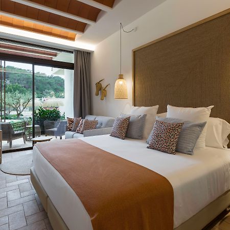 Cala San Miguel Ibiza Resort, Adults Only, Curio Collection By Hilton Port de Sant Miguel Bagian luar foto Deluxe Room