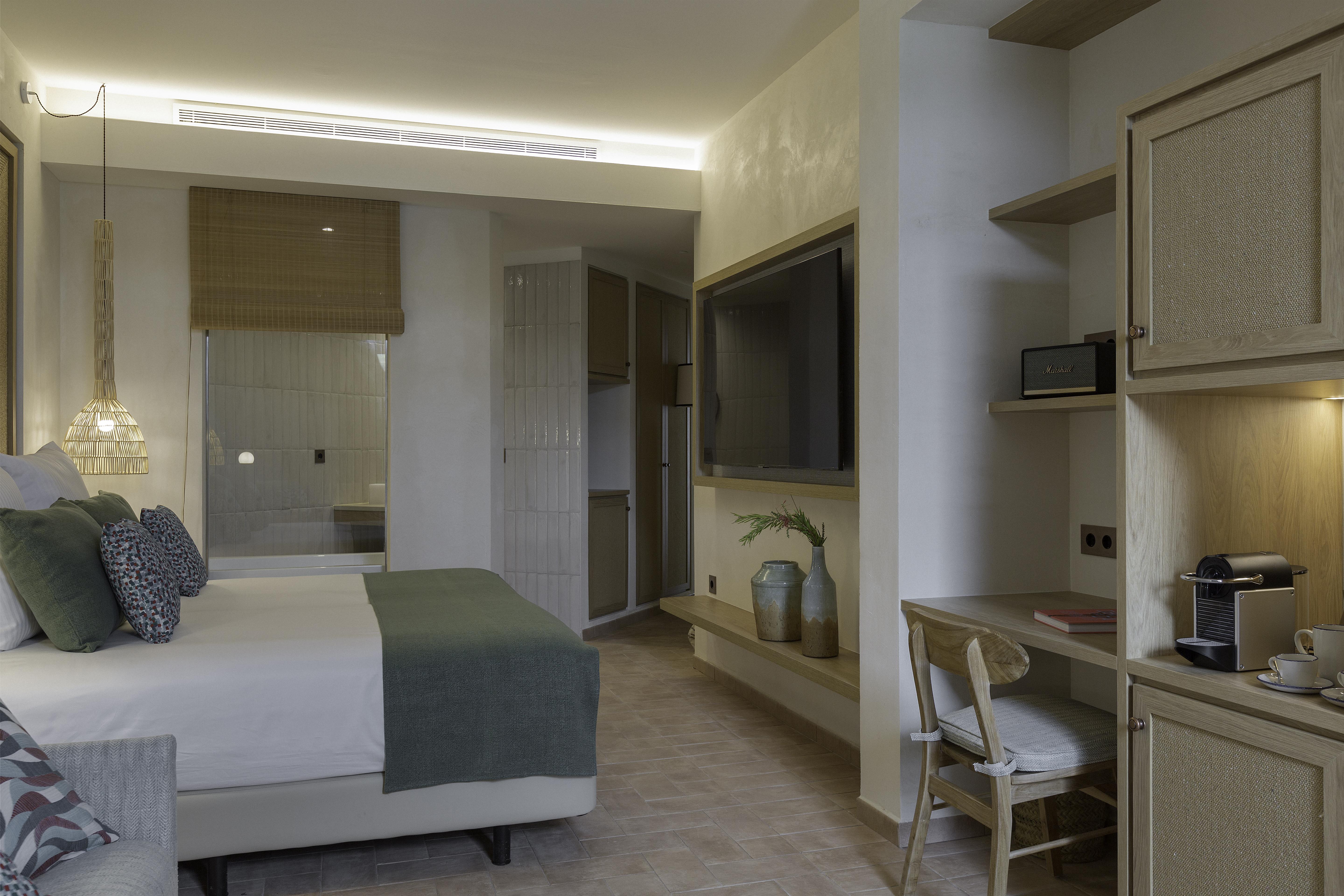 Cala San Miguel Ibiza Resort, Adults Only, Curio Collection By Hilton Port de Sant Miguel Bagian luar foto Deluxe Room
